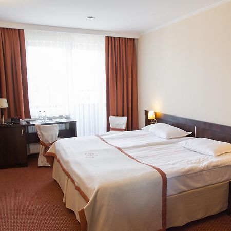 Hotel Ostrawa Водзислав-Слёнски Экстерьер фото