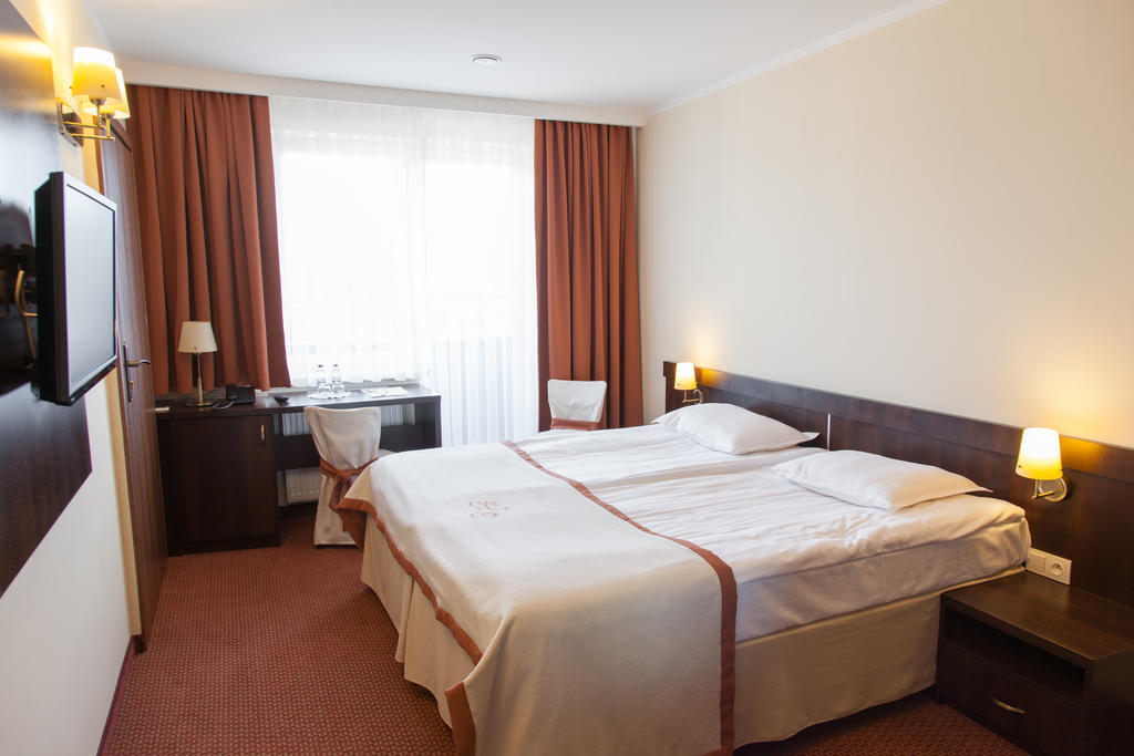 Hotel Ostrawa Водзислав-Слёнски Экстерьер фото