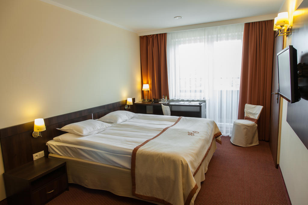 Hotel Ostrawa Водзислав-Слёнски Экстерьер фото